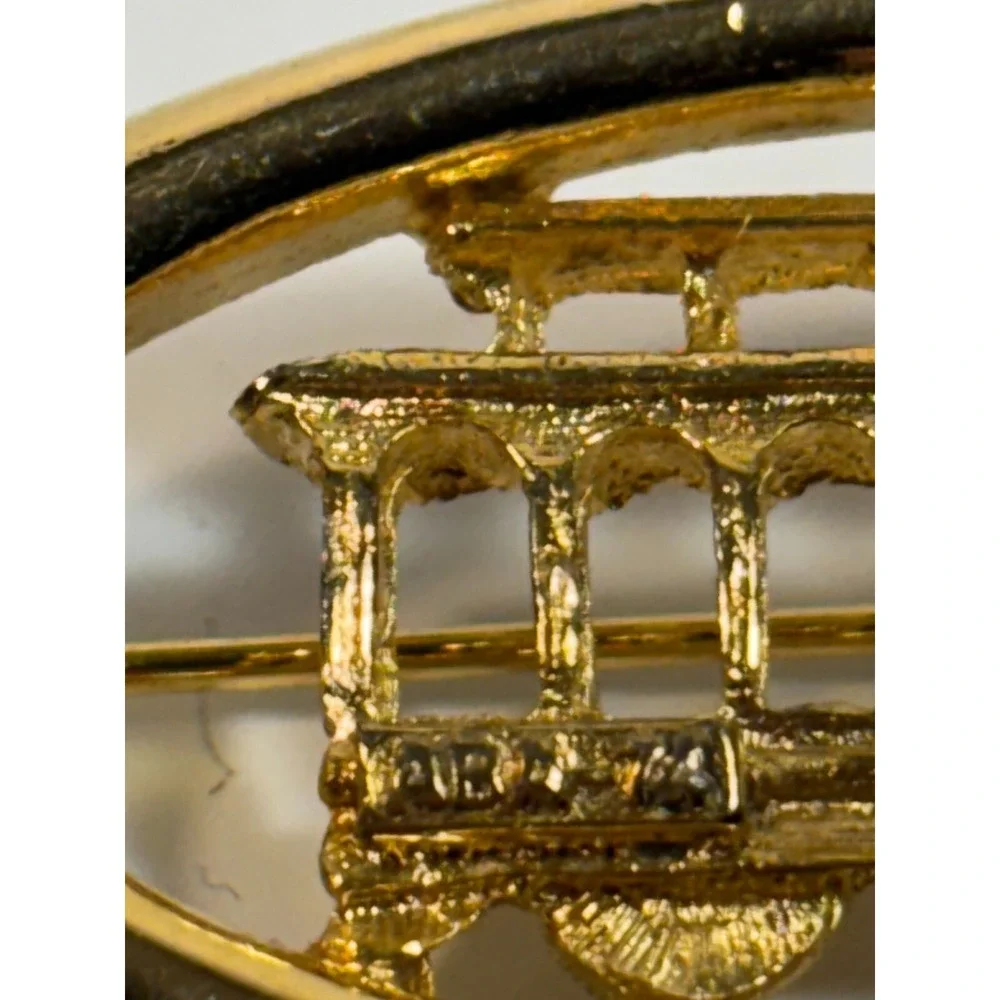 Vintage Brooch‎ Pin with Tiny Details San Francisco Gold Tone Cable Car